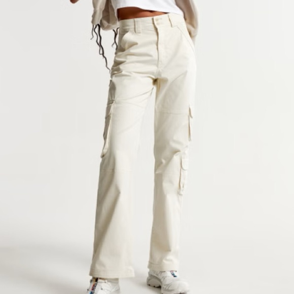 Abercrombie & Fitch Beige Cargos - Picture 1 of 6
